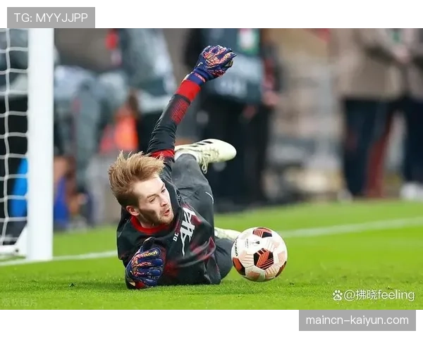 凯莱赫出击撞倒佩雷拉判点合理 门将动作等同外场球员 凯莱赫出击撞倒佩雷拉判点合理 门将动作等同外场球员